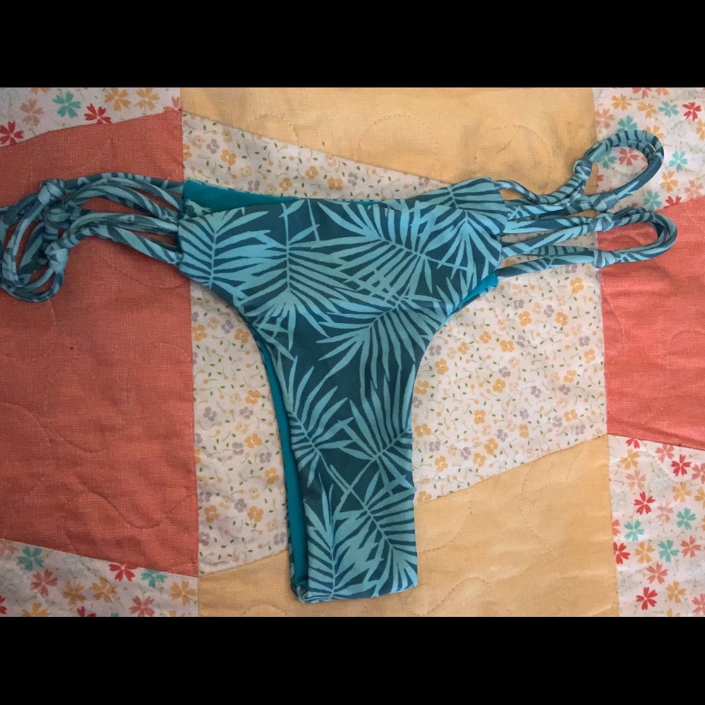 Knotted Palms Bottoms